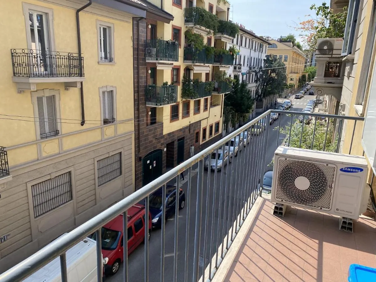 Bright & Spacious Apartment Near Navigli - Ponti Milano Italien