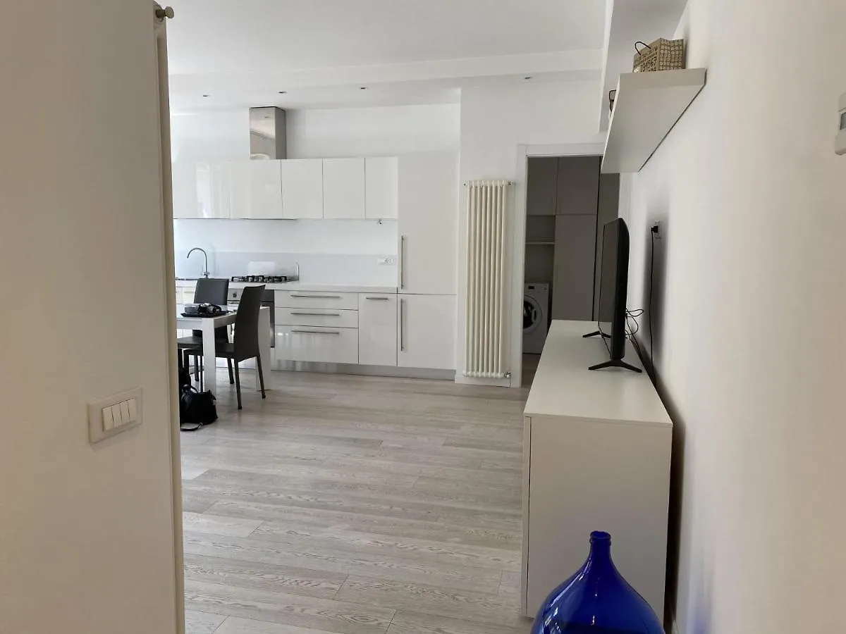 Bright & Spacious Apartment Near Navigli - Ponti Milan