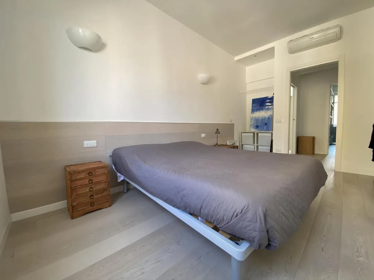 Bright & Spacious Apartment Near Navigli - Ponti Milan